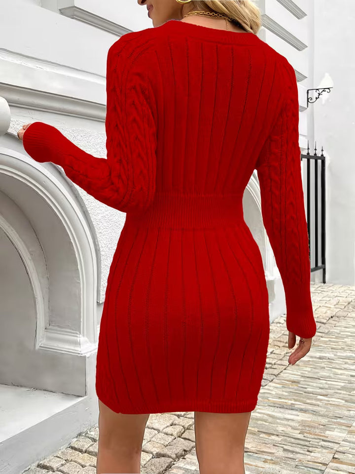 Lilona – Figurbetontes Strickkleid im Zopfmuster