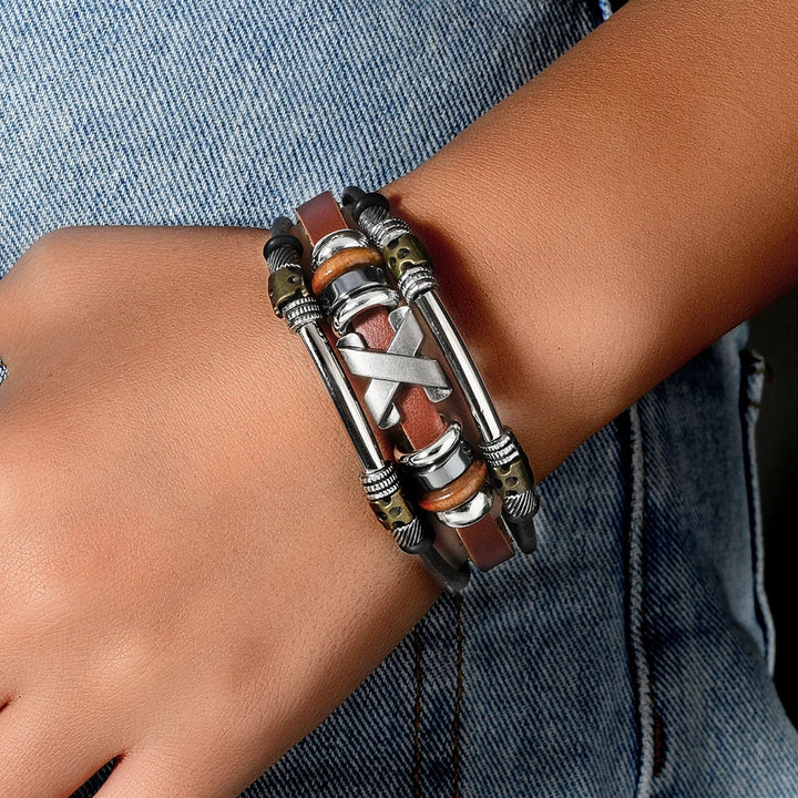 Garland – Mehrlagiges Lederarmband mit Kreuzmotiv