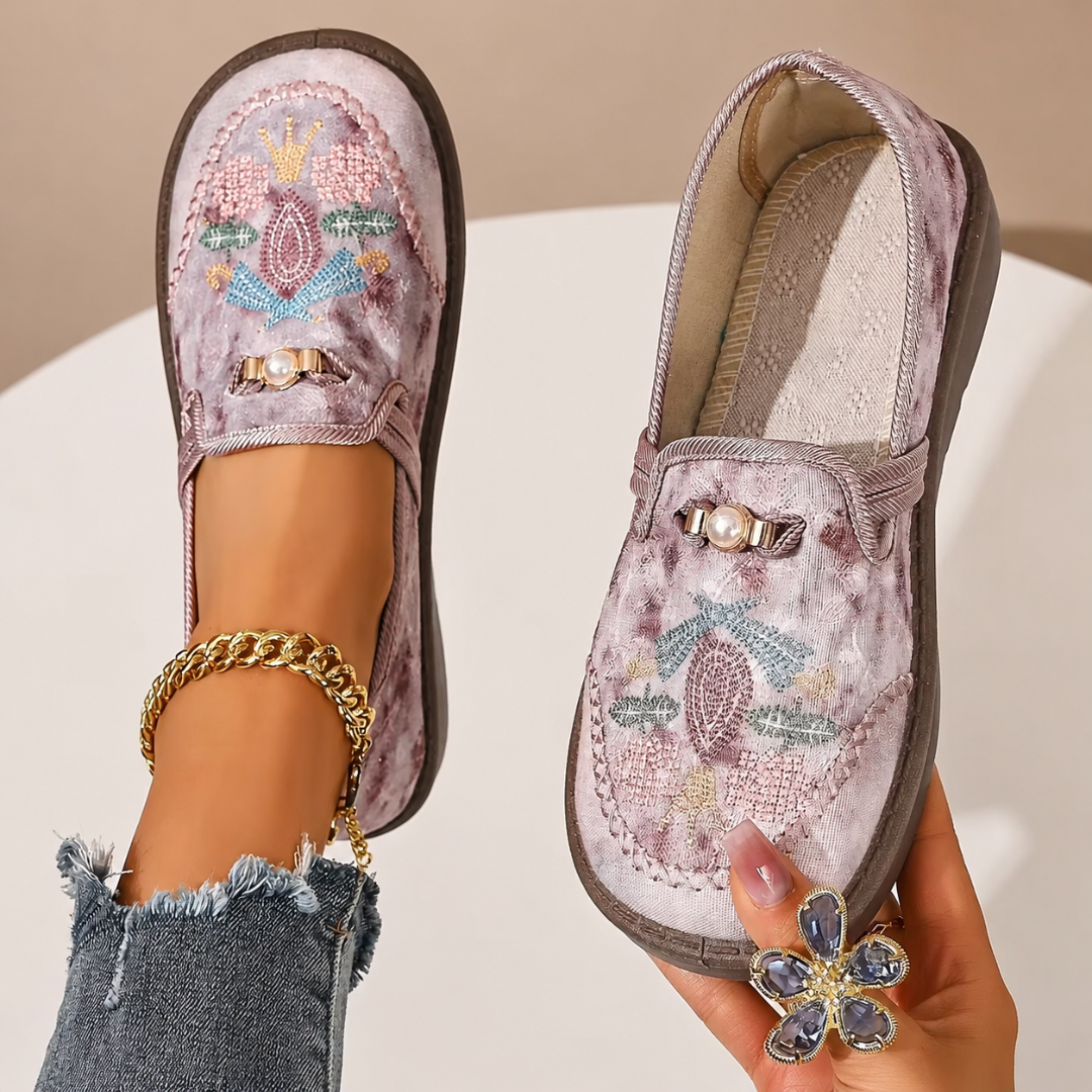 Adeyla – Slip On Loafer Mit Blumenmuster