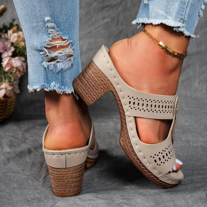 Nicoleta – Orthopädische Sandale Mit Zirkonia