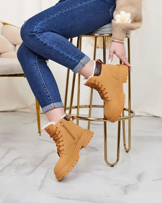 Alosia – Stiefeletten mit Schnürung Und Klobiger Sohle