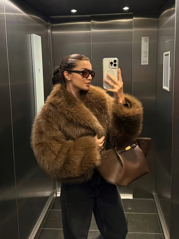 Jorida – Oversized-jacke Aus Kunstfell Mit Gekürztem Revers