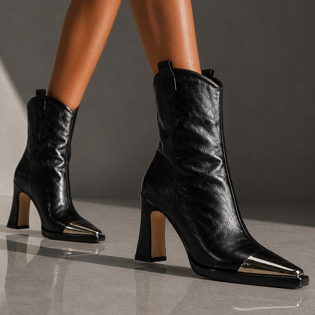 Dobila – Western-Stiefeletten Mit Metallischer Zehenpartie