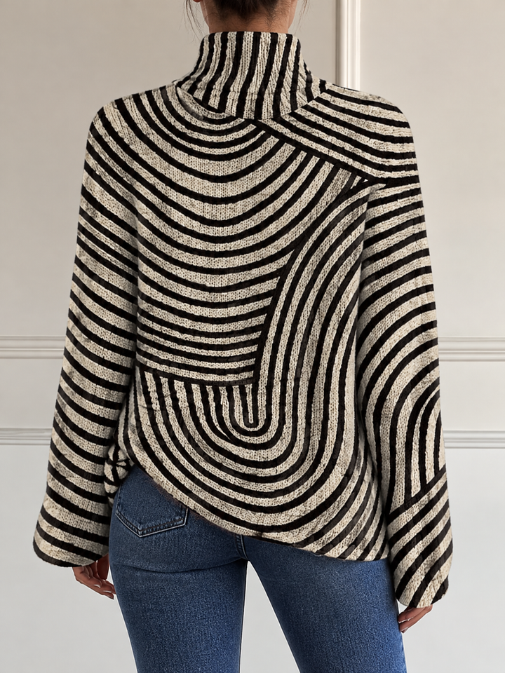 Silira – Rollkragen Pullover Mit Strichzeichnung