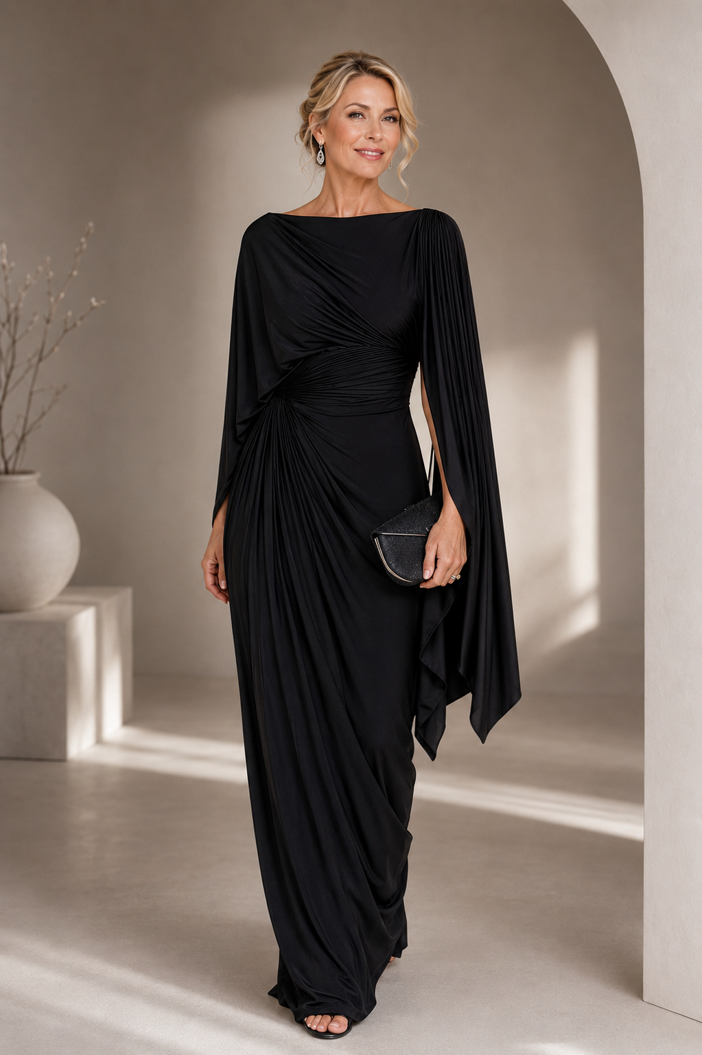 Mirona – Maxikleid Mit Falten Und Cape