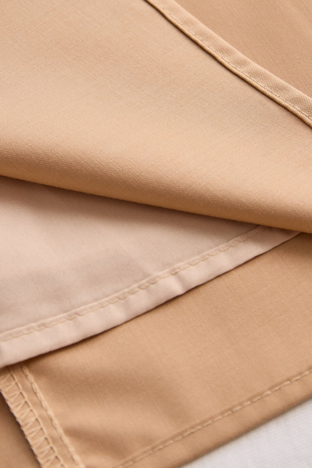 Yerin – Ärmellose Bluse mit Schleife