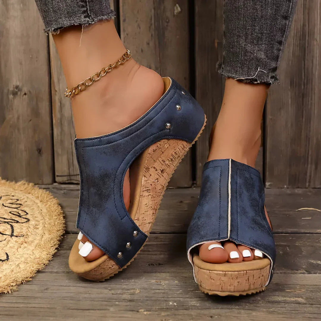 Margo - Elegante Keilabsatzsandalen Mit Ausgeschnittenem Obermaterial