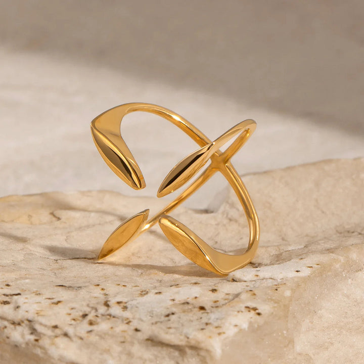 Gerti – Vier Punkte Ring aus Sterlingsilber