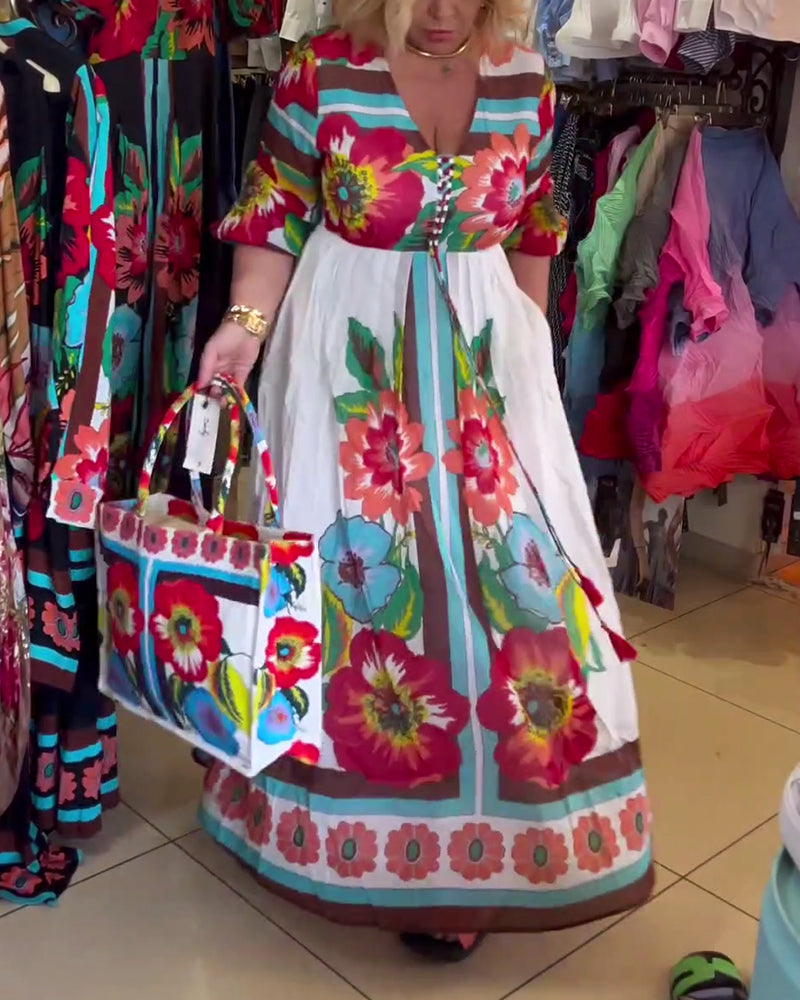Nerijaa – Blumenkleid Mit Tiefem V-Ausschnitt