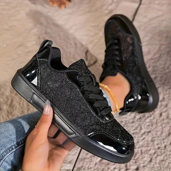 Alessa - Elegante Sneaker Mit Spitzenverzierung