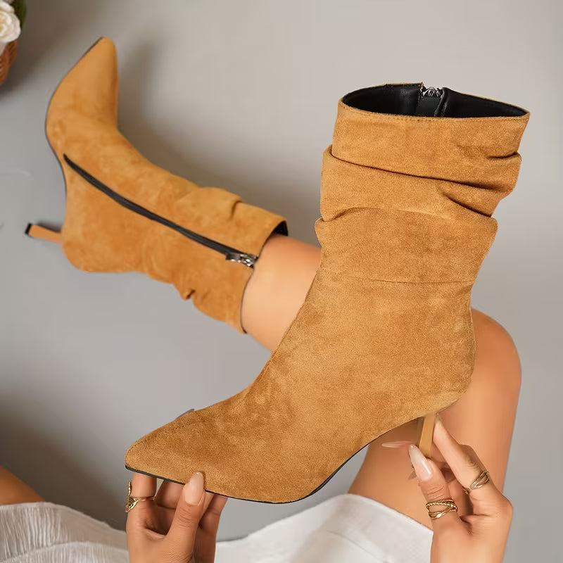 Tittana – Stiefel Mit Mittlerem Absatz Und Spitzen Kanten