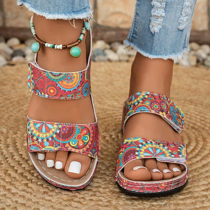 Dhifef - Sommerliche Sandale Mit Dickem Absatz und Print