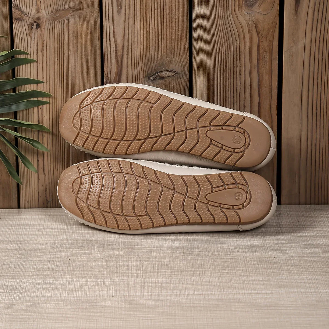 Inessa – Modische Orthopädische Schuhe Mit Ausschnitte