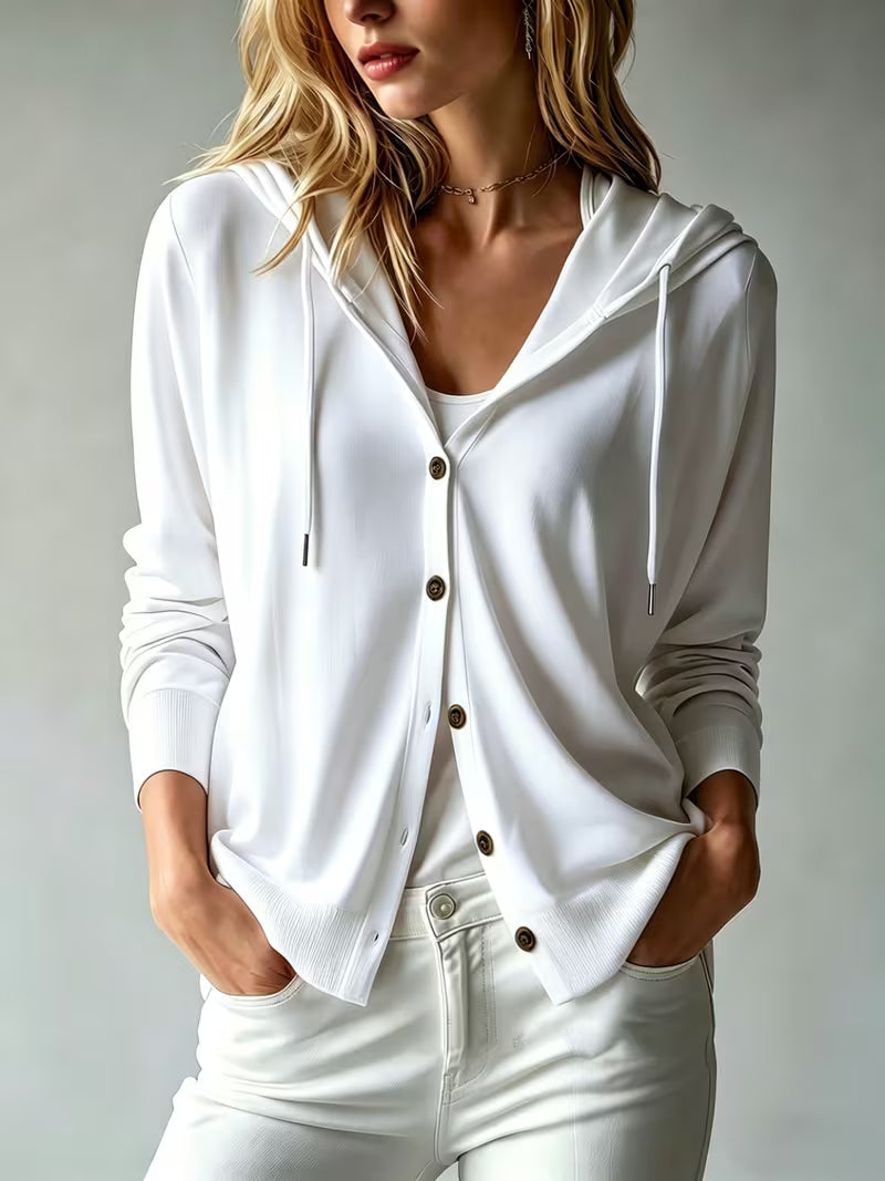 Avila – Langärmelige Strickjacke mit Kapuze und Knöpfen