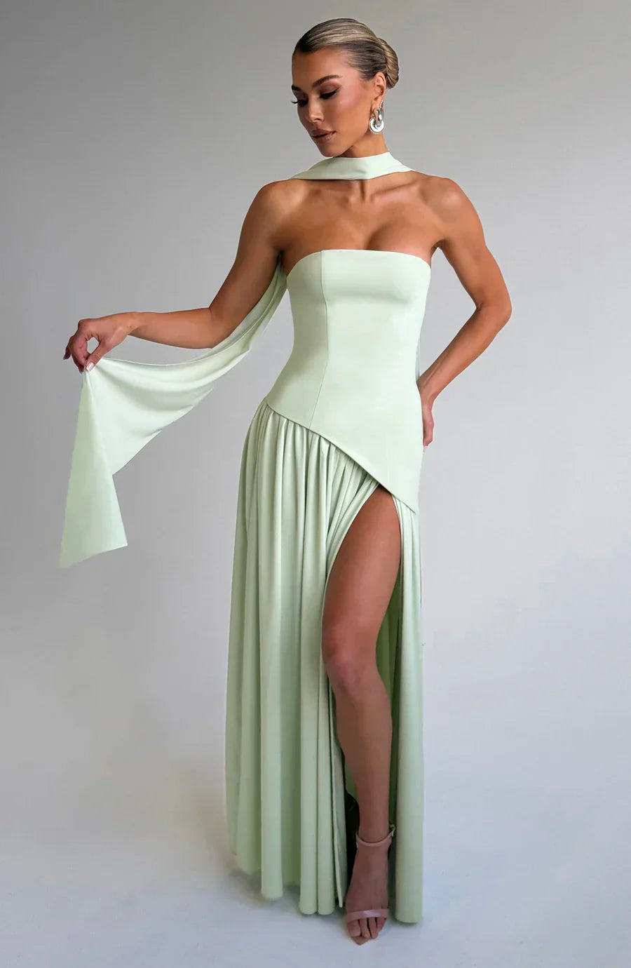 Zalfaa - Elegantes Ärmelloses Langes Kleid