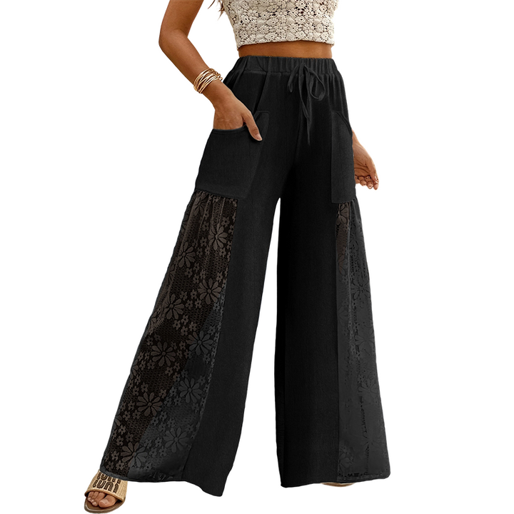 Qerina – Hose Mit Zarten Spitzen-Einsätzen Mit Blumenmuster