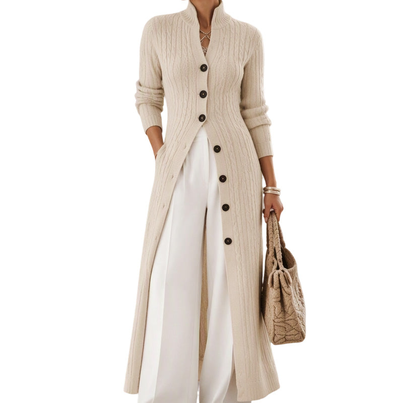 Noreena – Strickjacke mit Zopfmuster und Knopfleiste